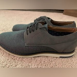 Mens size 10 gray dress sneakers.